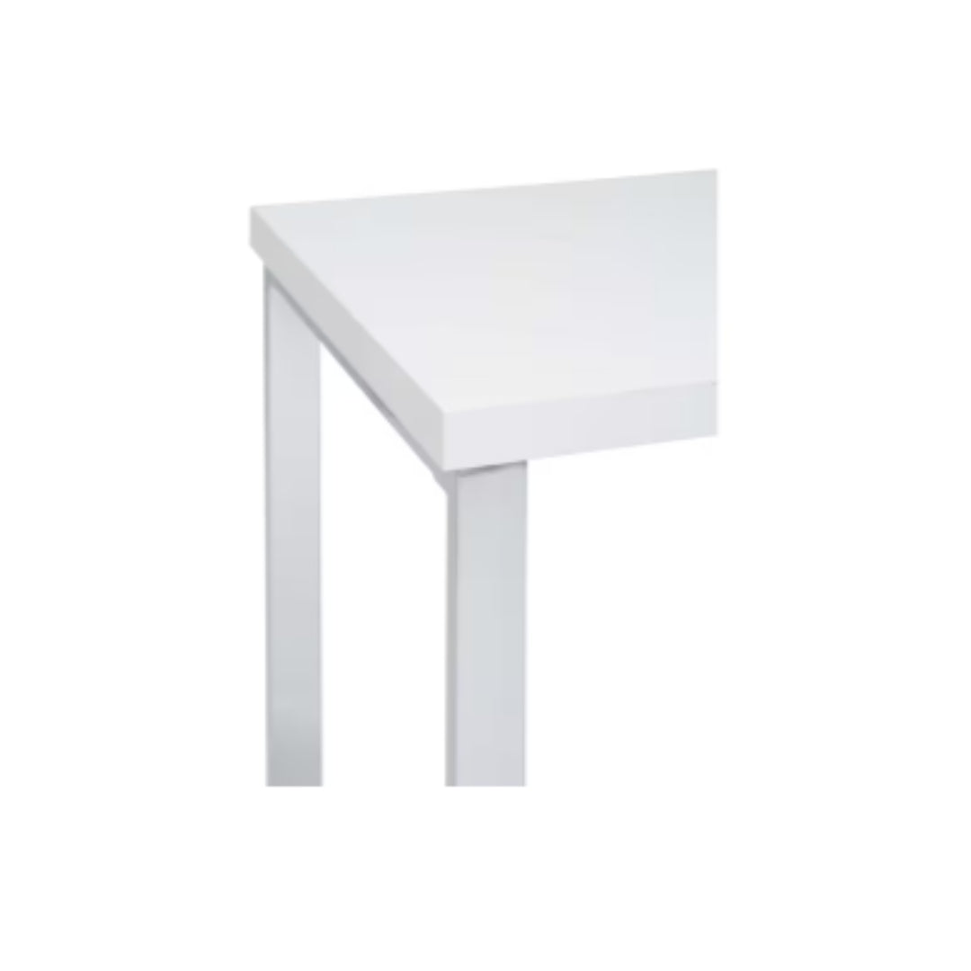 White Gloss Table Clean, minimalistic design